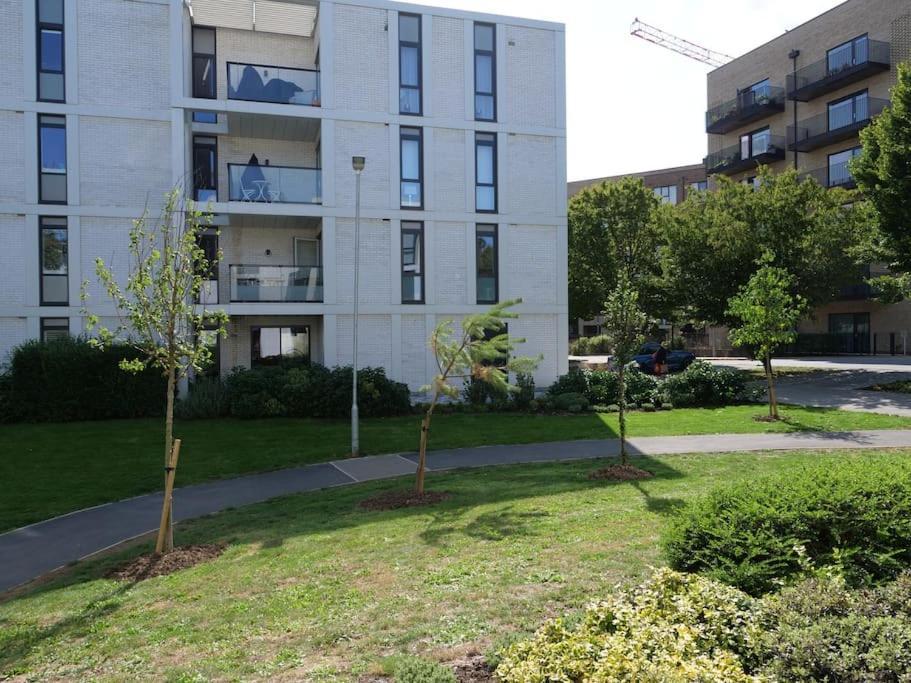 Vick'S House With Parking And Ev Chrgr Apartment Uxbridge Exterior photo